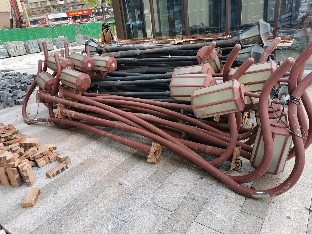 廢舊車輛、路燈拍賣